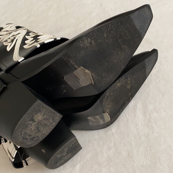 Azalea Wang | Esperanza Faux Leather Fold Over Cowboy Boot Booties Black/White 9 - Picture 12 of 16